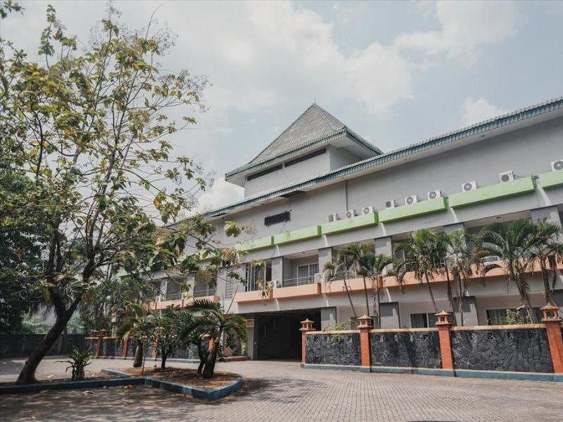 Reddoorz Plus Near Pelabuhan Merak Cilegon Eksteriør bilde