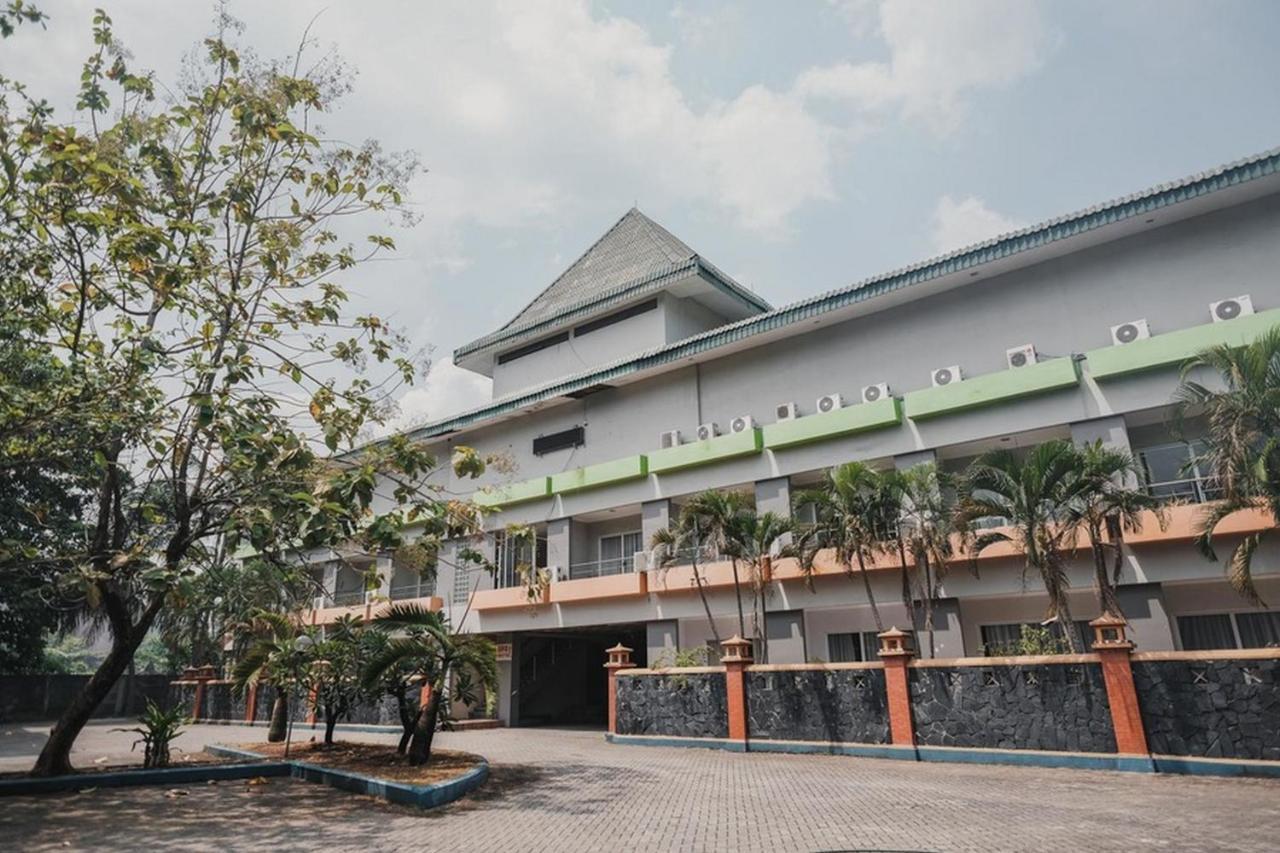 Reddoorz Plus Near Pelabuhan Merak Cilegon Eksteriør bilde