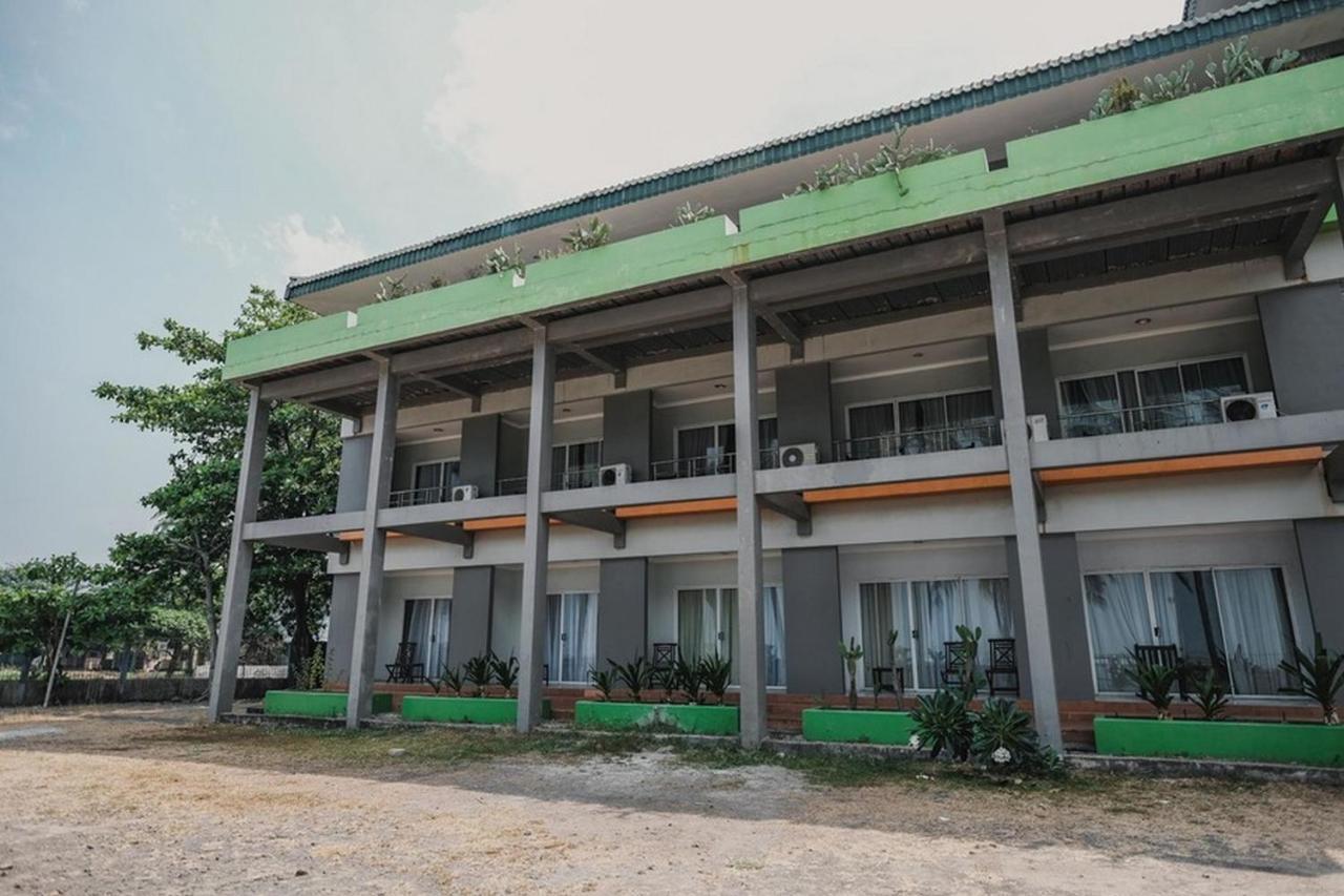 Reddoorz Plus Near Pelabuhan Merak Cilegon Eksteriør bilde